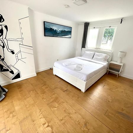 Oeiras Beach Private Room 9 - Double Bedroom With Shared Bathroom & Terrace أويراس المظهر الخارجي الصورة