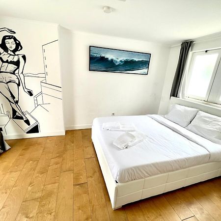 Oeiras Beach Private Room 9 - Double Bedroom With Shared Bathroom & Terrace أويراس المظهر الخارجي الصورة